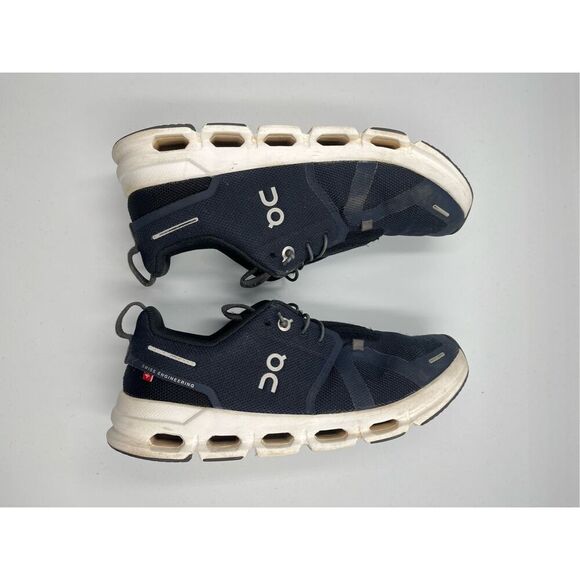 ON Cloud Sneakers Boys Youth Size US 5.5 Navy/Midnight EU 38 Swiss Engineering - Picture 9 of 13